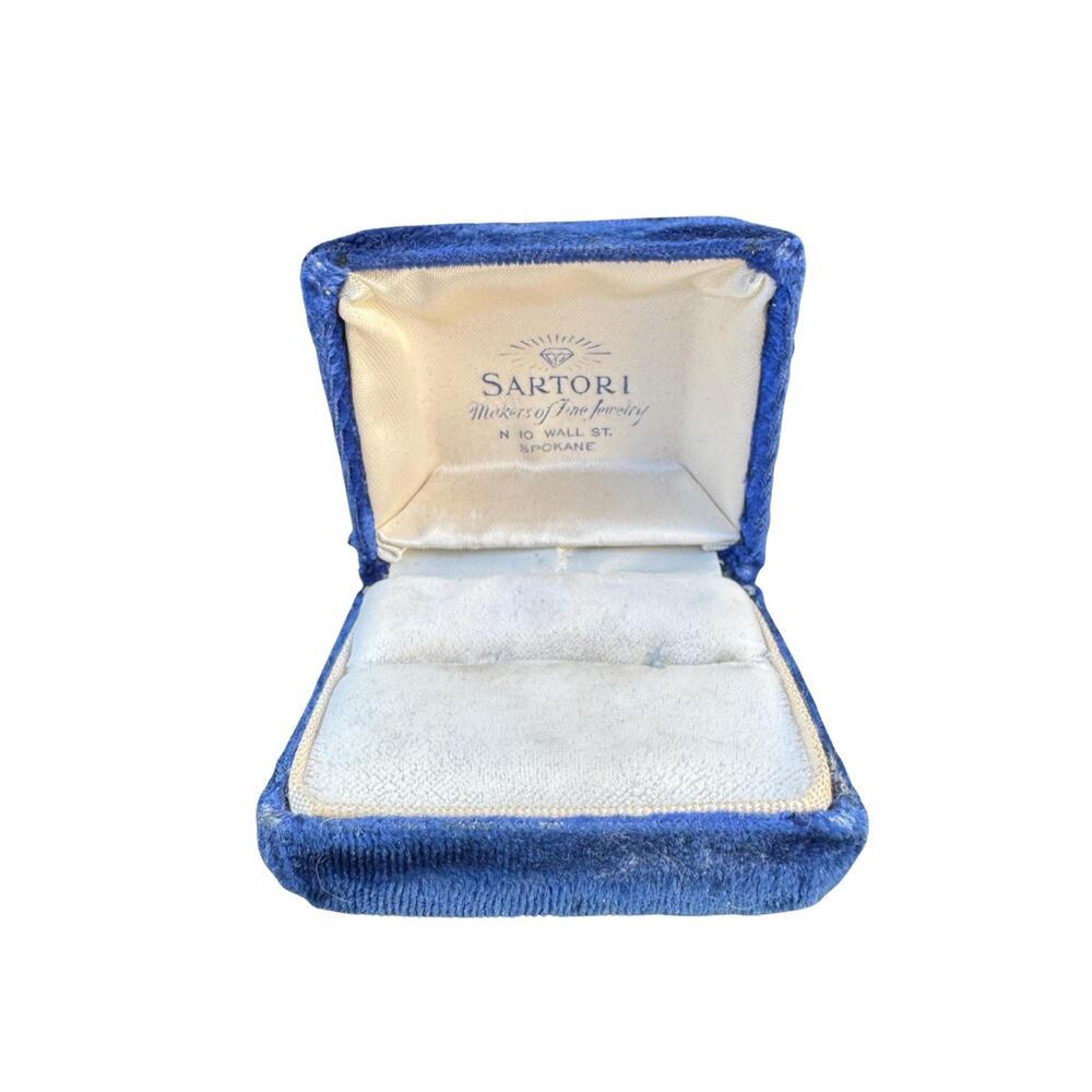 Vintage Ring Display Box